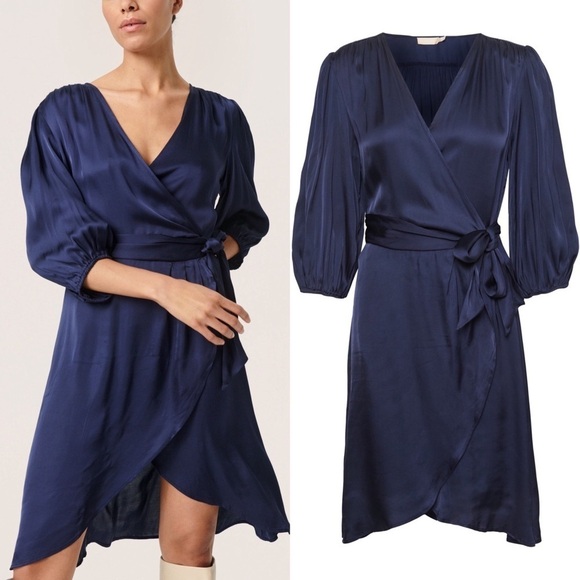 Soaked in Luxury Dresses & Skirts - Soaked in Luxury SLEline Wrap Dress in Night Sky Navy Size Small